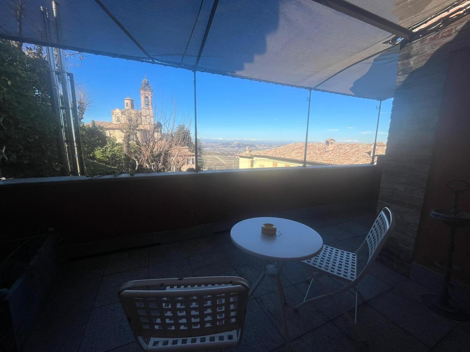 Castelbourg 3* Neive