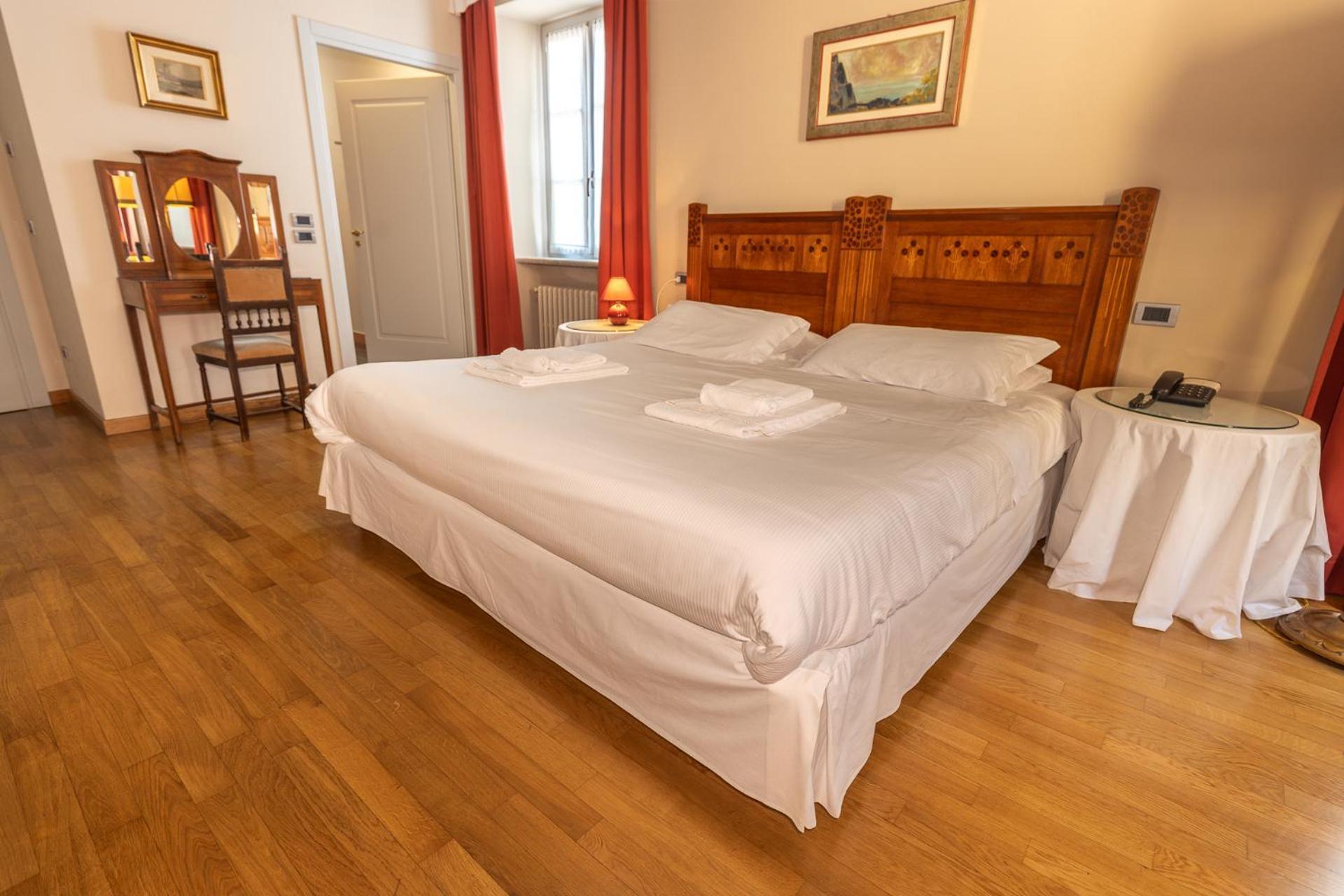 Castelbourg Neive